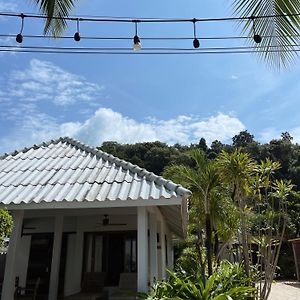 Bungalow Beach Front