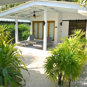 Bungalow Garden View